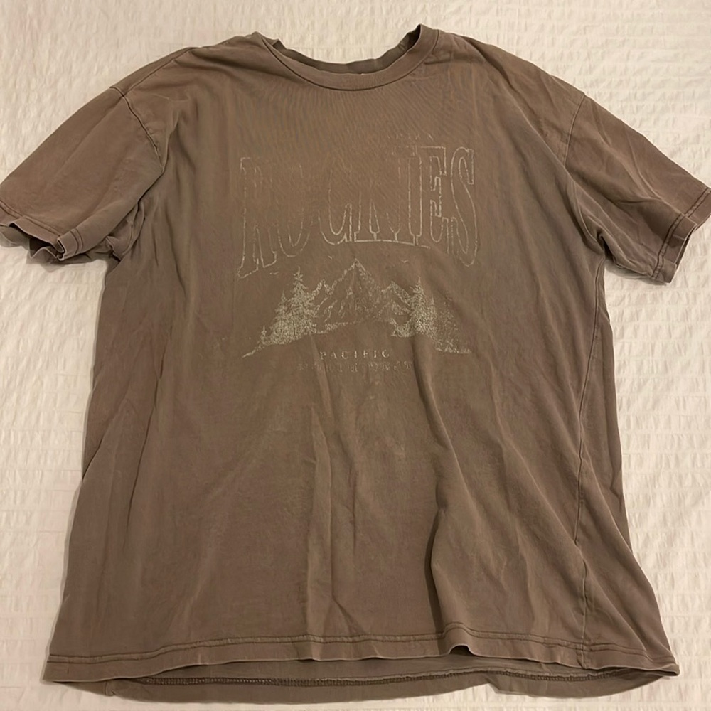Garage graphic tee